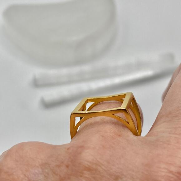 925 Sterling Silver Gold Plated Hollow Square Geometric Ring - Picture 3 of 3